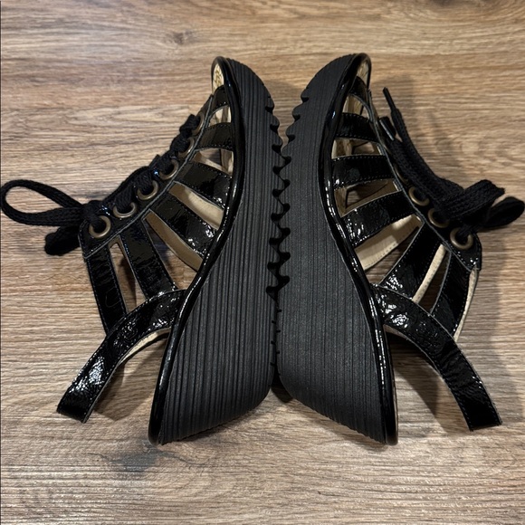 Fly London Yito Damani Sandals Black Patent Leather Size 38 (US 7) - Picture 3 of 6